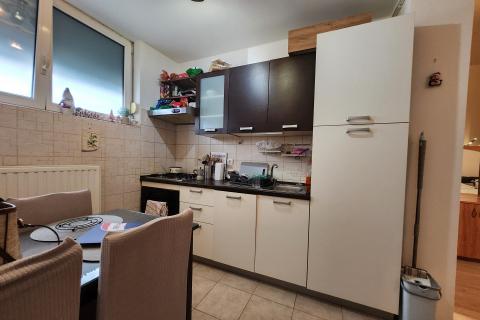 Rijeka, Marinići - 2s+db i Garsonjera, s parkingom i okućnicom