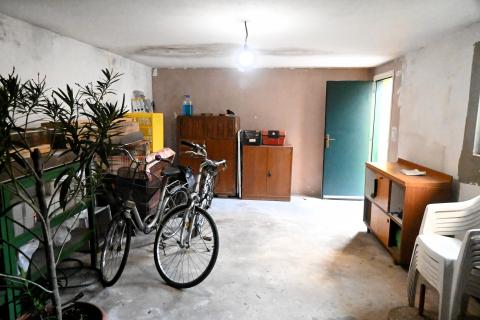 Zagreb, Dubrava - stan s 2 spavaće sobe, garaža, vrt