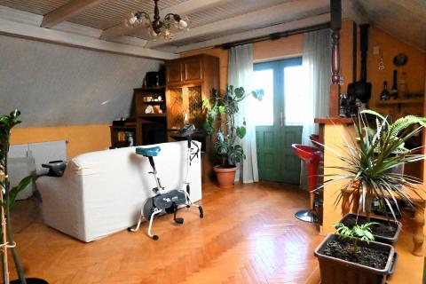 Zagreb, Dubrava - stan s 2 spavaće sobe, garaža, vrt