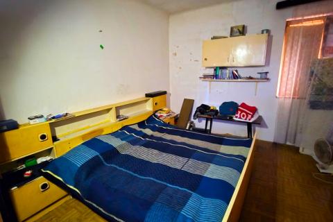 Rovinj, kuća sa vrtom i cisternom, mirna ulica, za renovaciju