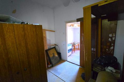 Rovinj, kuća sa vrtom i cisternom, mirna ulica, za renovaciju