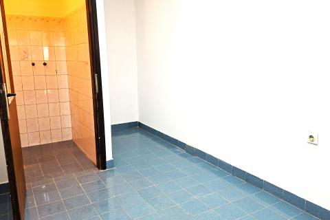 Umag,garaža sa strujom i vodom