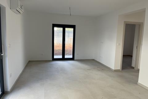 Istra,Medulin, stan sa velikim vrtom 500 m od mora