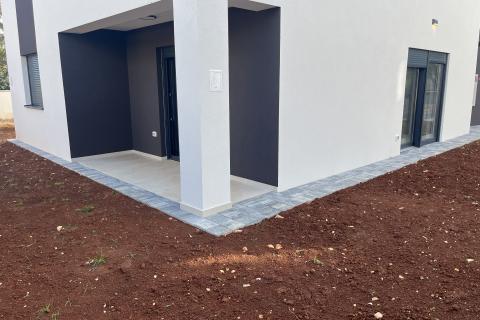 Istra,Medulin, stan sa velikim vrtom 500 m od mora