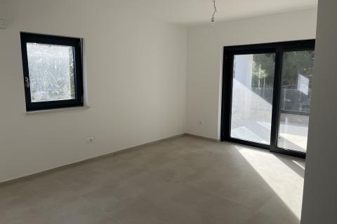 Istra,Medulin, trosoban stan 500 m od mora