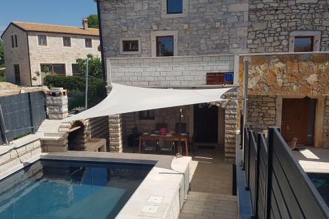 Poreč, okolica, kamena kuća za najam 