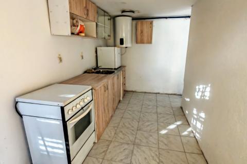 Zagreb, Borčec - kuća sa dvorištem za najam radnika 