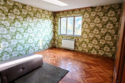 Zagreb, Borčec - kuća sa dvorištem za najam radnika 