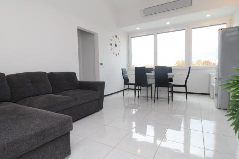 Istra, Novigrad - Dvosoban stan s pogledom na more u okolici