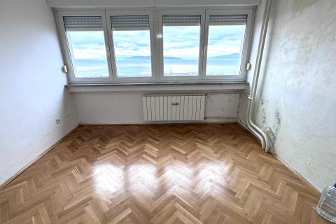 Rijeka, Kozala, trosobni stan, tri balkona, pogled