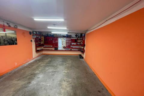 Radoboj – Kuća s gospodarskim objektom 