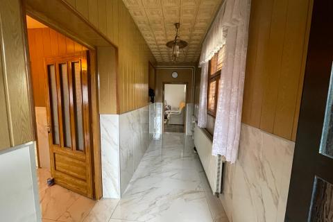 Radoboj – Kuća s gospodarskim objektom 