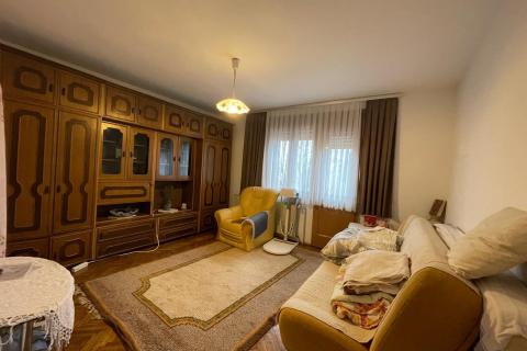 Radoboj – Kuća s gospodarskim objektom 