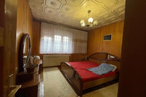 Radoboj – Kuća s gospodarskim objektom 