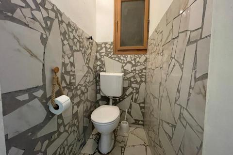 Radoboj – Kuća s gospodarskim objektom 