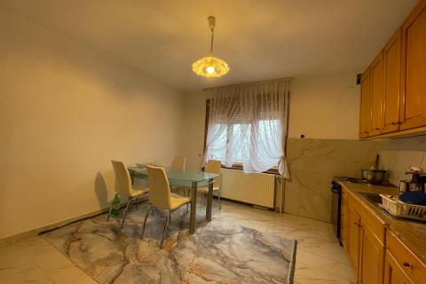 Radoboj – Kuća s gospodarskim objektom 