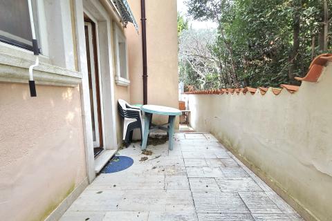 Medulin, Premantura | Stan s dvije spavaće sobe, terasa i parkirno mjesto