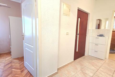 Medulin, Premantura | Stan s dvije spavaće sobe, terasa i parkirno mjesto