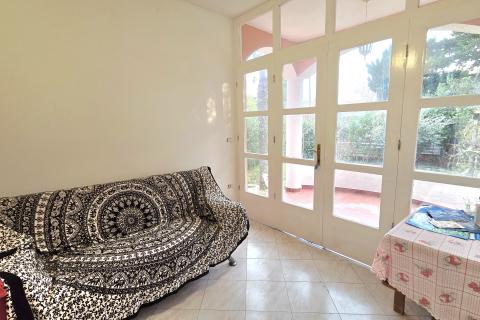 Medulin, Premantura | Stan s dvije spavaće sobe, terasa i parkirno mjesto