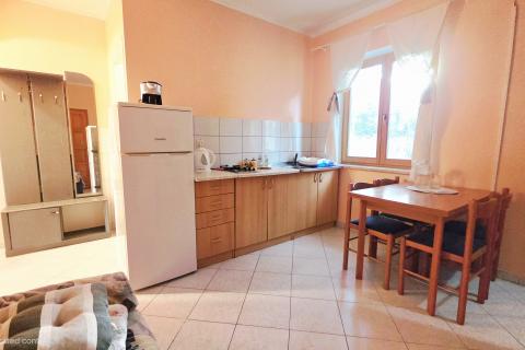 Medulin, Premantura | Dvoetažni stan s vrtom – osjećaj male kuće u srcu Premanture