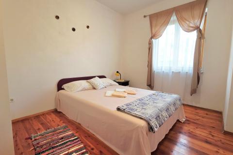 Medulin, Premantura | Dvoetažni stan s vrtom – osjećaj male kuće u srcu Premanture