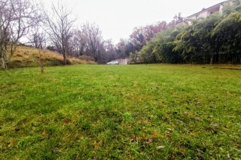 Viškovo, Saršoni, građevinsko zemljište od 891m2, lijepa lokacija