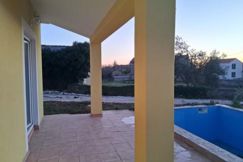 Istra, Svetvinčenat, Čabrunići- dvije spavaće sobe, 70 m2