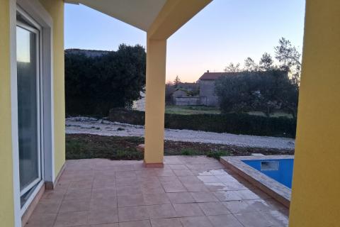 Istra, Svetvinčenat, Čabrunići- dvije spavaće sobe, 70 m2
