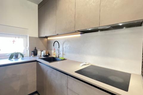 Istra, Novigrad - Dvoetažni stan s pogledom i vrtom