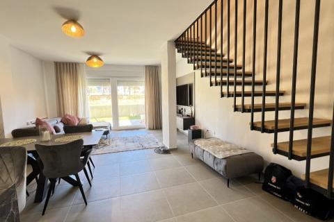 Istra, Novigrad - Dvoetažni stan s pogledom i vrtom