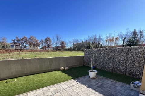 Istra, Novigrad - Dvoetažni stan s pogledom i vrtom