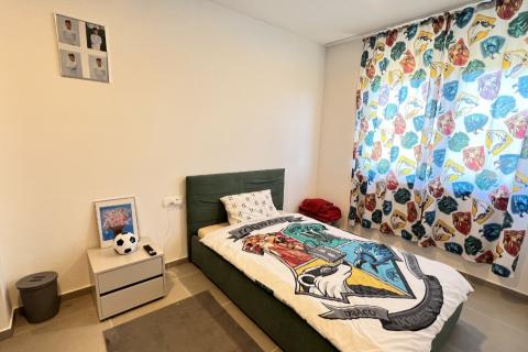 Istra, Novigrad - Dvoetažni stan s pogledom i vrtom