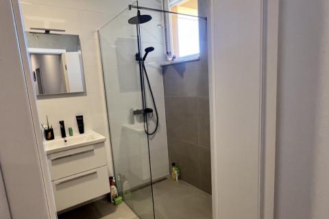 Istra, Novigrad - Dvoetažni stan s pogledom i vrtom