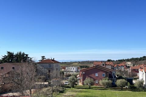 Istra, Novigrad - Dvoetažni stan s pogledom i vrtom