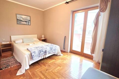 Medulin, Premantura | Četverosoban stan s dvije terase i dva parkirna mjesta