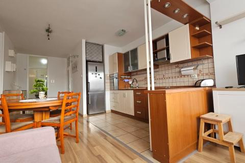 Zagreb, Travno - prostran i svijetao stan s dvije spavaće sobe