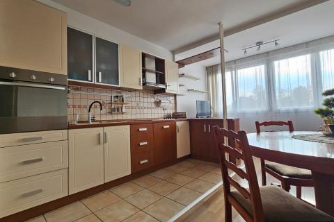 Zagreb, Travno - prostran i svijetao stan s dvije spavaće sobe