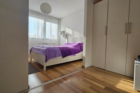 Zagreb, Travno - prostran i svijetao stan s dvije spavaće sobe