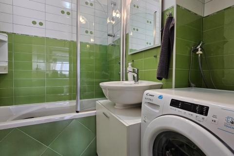 Zagreb, Travno - prostran i svijetao stan s dvije spavaće sobe