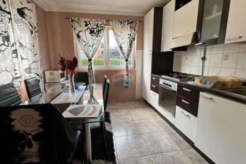 Hiša Sesvetski Kraljevec, Sesvete, 307m2