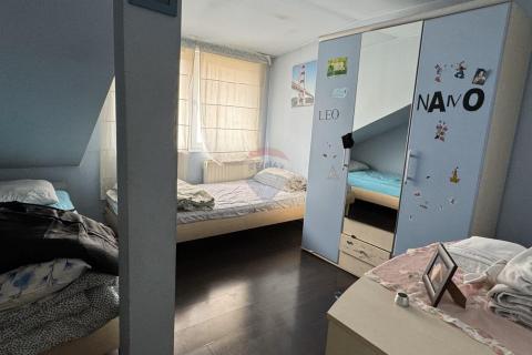 Hiša Sesvetski Kraljevec, Sesvete, 307m2