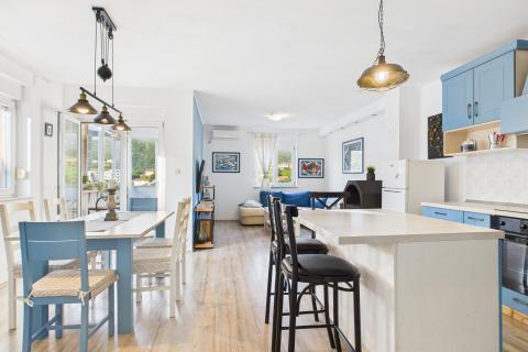 Novi Vinodolski – Dvosobno stanovanje blizu marine