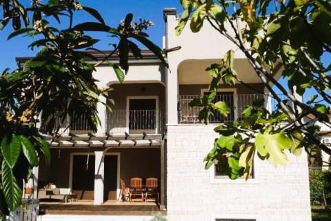 Punta, Umag – Luksuzna Vila, Druga Vrsta od Morja