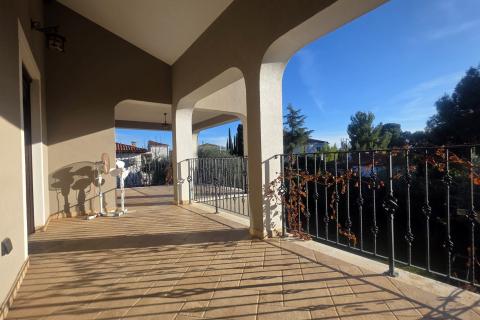 Punta, Umag – Luksuzna Vila, Druga Vrsta od Morja