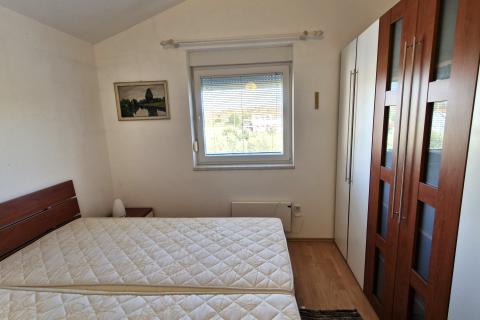 Istrien, Medulin – 47 m², 2 Zimmer, geschlossene Terrasse, Parkplatz, zweiter Stock nahe Geschäften