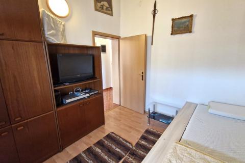 Istrien, Medulin – 47 m², 2 Zimmer, geschlossene Terrasse, Parkplatz, zweiter Stock nahe Geschäften