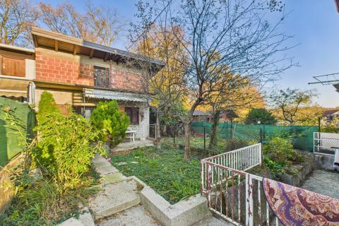 Zagreb-Maksimir Kuća s tri stana i garažama