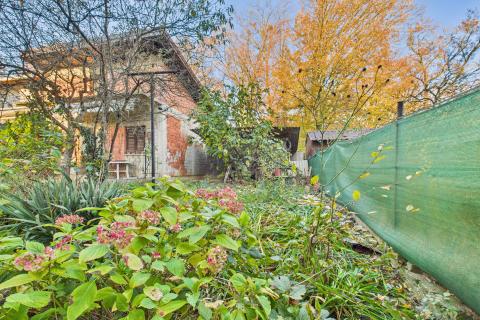 Zagreb-Maksimir Kuća s tri stana i garažama