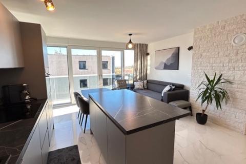 Stanovanje v Novigradu s stre&scaron;no teraso in pogledom na morje