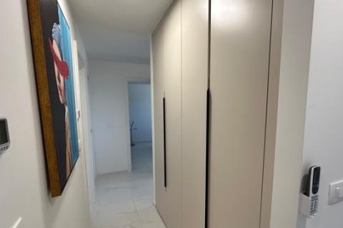 Stanovanje v Novigradu s stre&scaron;no teraso in pogledom na morje